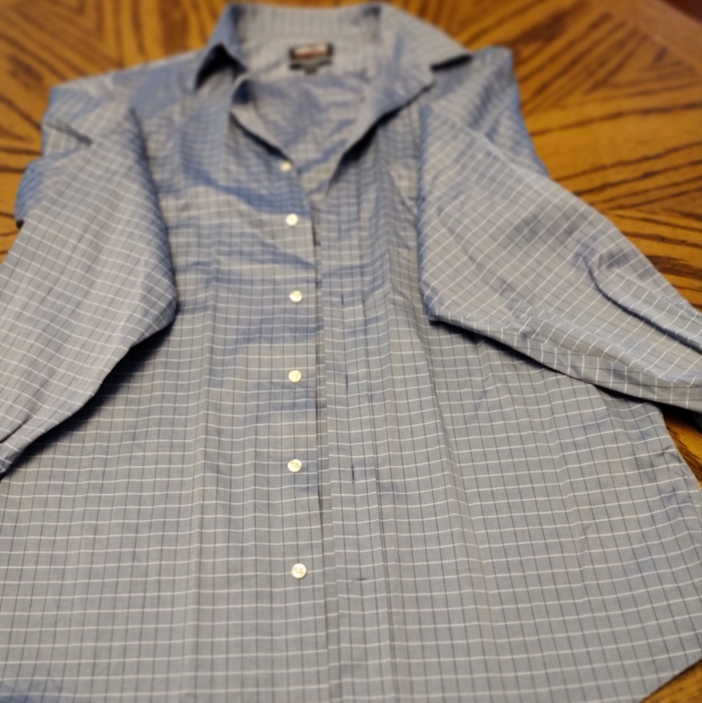 Men's dress button down dress/work shirt. 16 3/4 neck (Large) Kirkland brand.